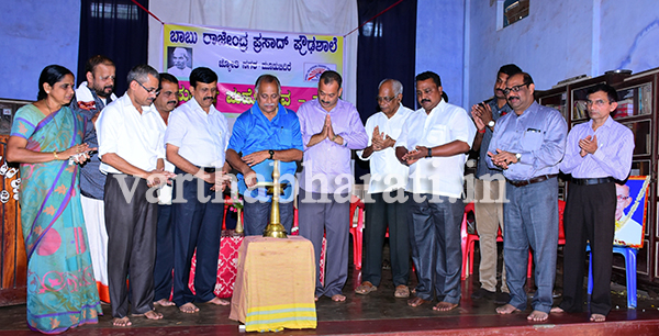 ಬಡ ಶಾಲೆಗಳಿಗೆ ಹಳೆ ವಿದ್ಯಾರ್ಥಿಗಳ ನೆರವು ಅಗತ್ಯ : ಅಭಯಚಂದ್ರ